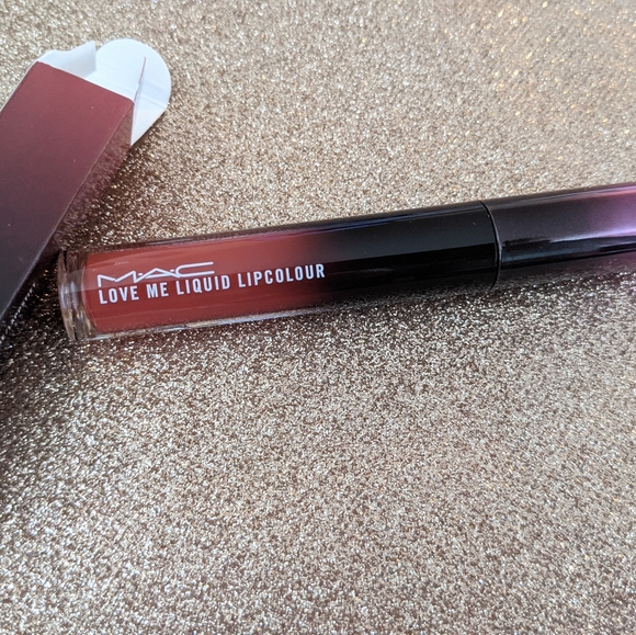 🍀2/40 MAC love me lipcolour in "what a doll" BNIB - Picture 1 of 4